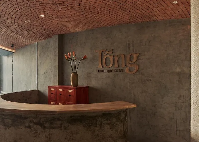 Tong Boutique *